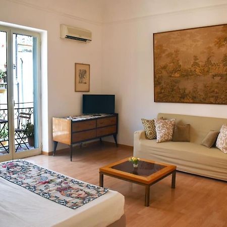 Appartamento Nel Centro Storico Di Palermo - Via Meli'S House Luaran gambar