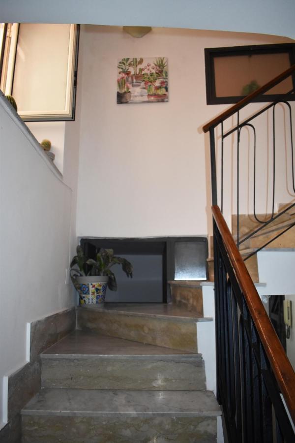 Appartamento Nel Centro Storico Di Palermo - Via Meli'S House Luaran gambar