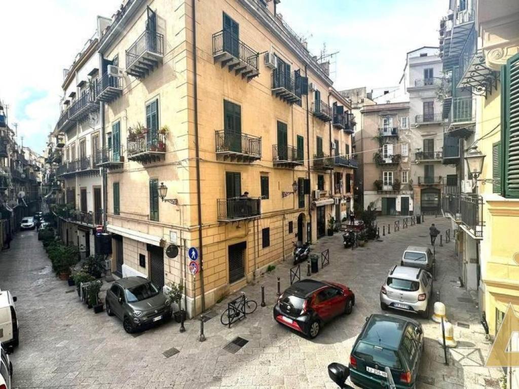 Appartamento Nel Centro Storico Di Palermo - Via Meli'S House Luaran gambar